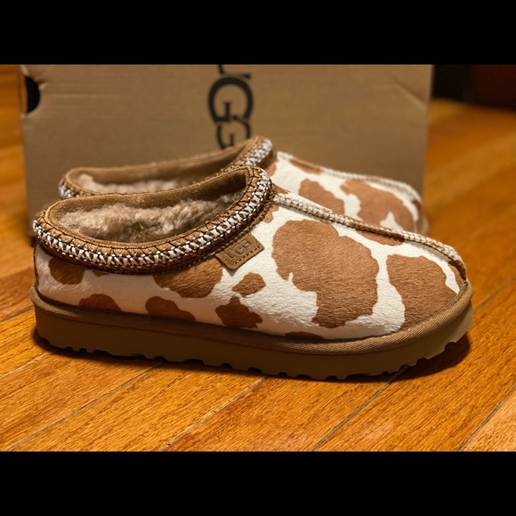 UGG Shoes - ❌SOLD❌UGG TASMAN COW PRINT SLIPPERS 
Size Women 8